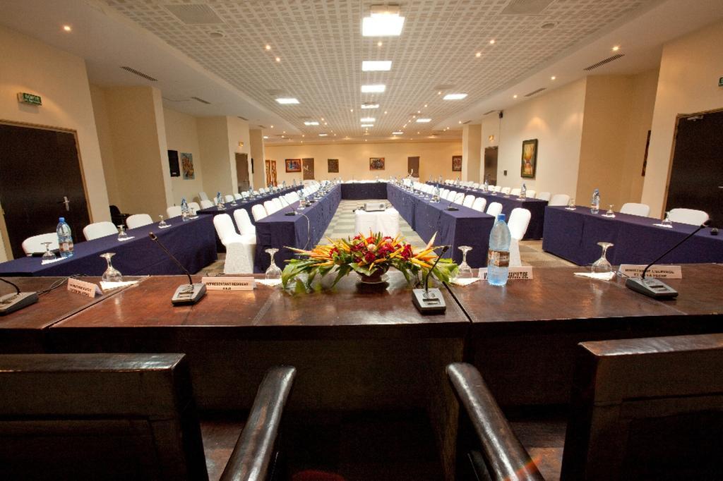 Hotel El Farouk Bamako Ngoại thất bức ảnh